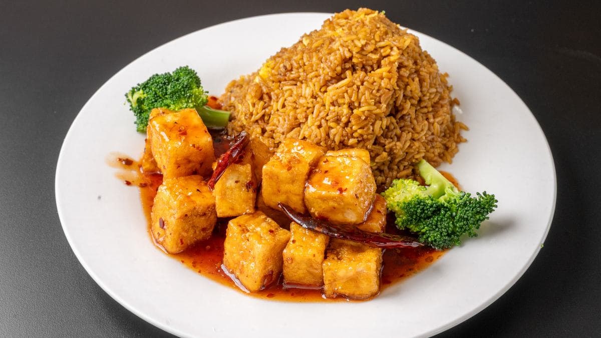 Crispy tofu with vegetables and rice — a vegetarian catering option